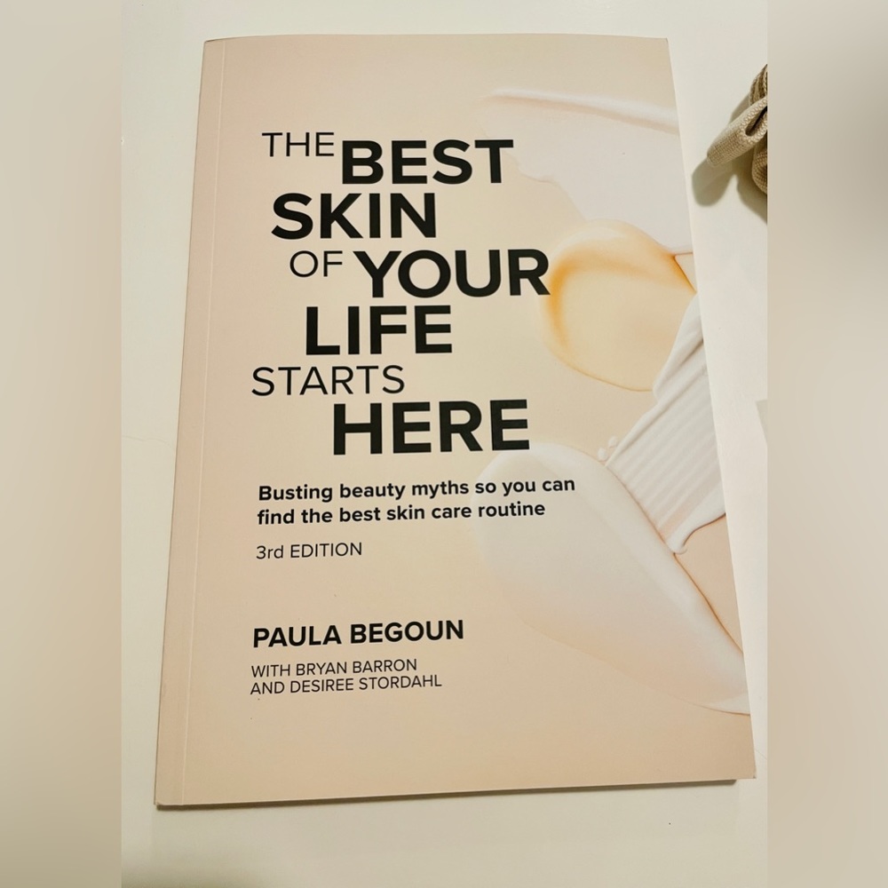 NEW Paula’s Choice Book ‘The Best Skin of Your Life’ + (2) NEW beauty bags!